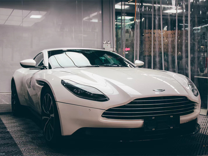 阿斯顿马丁DB11